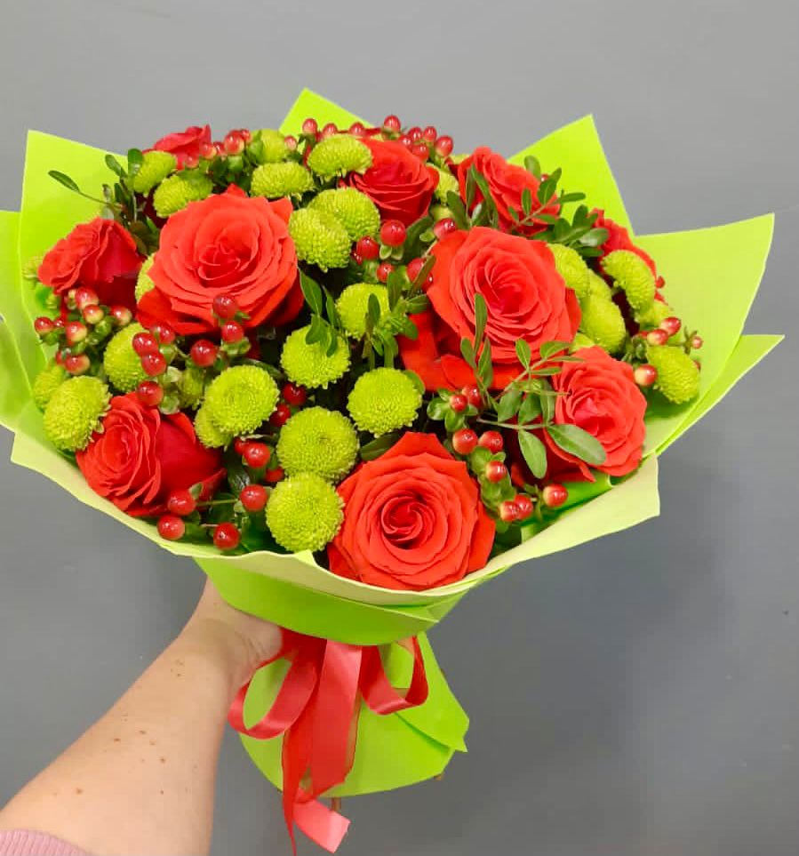 Букет цветов из: Хризантемы и Розы в Приютово