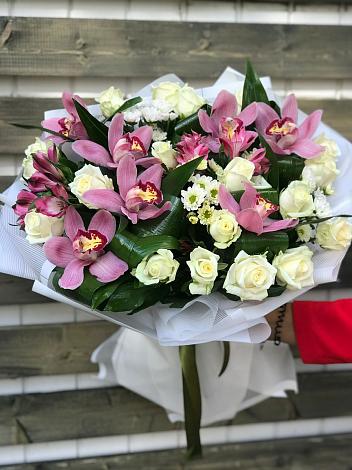 Букет цветов из: Розы и Хризантемы в Приютово