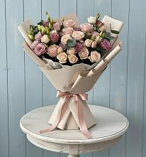 Букет цветов из:  Розы и Лизиантусы в Приютово