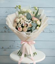 Букет цветов из:  Розы и Лизиантусы #REPLACE_PRED# Приютово