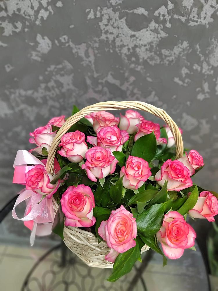 Цветочная композиция из Розы в корзине в Приютово