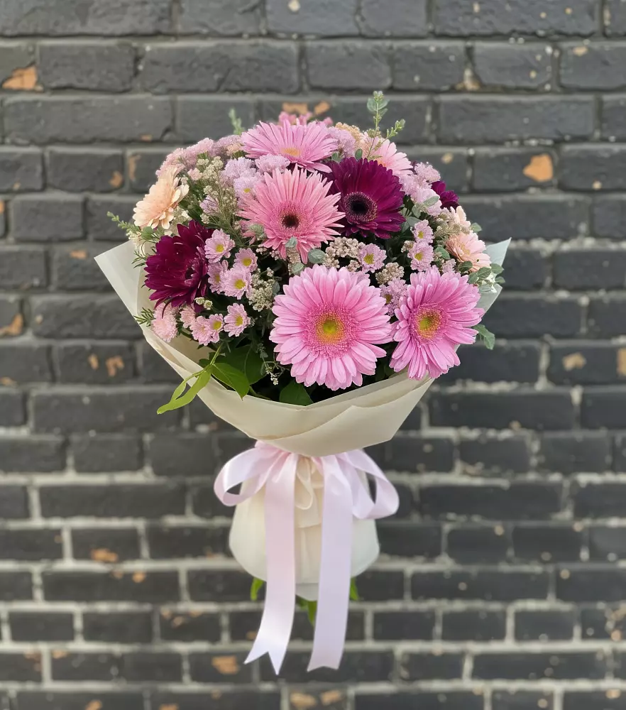 Букет цветов из: Герберы и Хризантемы в Приютово