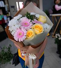 Букет цветов из:  Герберы, Розы и Хризантемы в Приютово