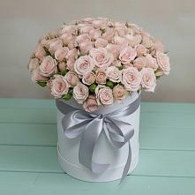 Цветочная композиция из Розы в шляпной коробке в Приютово