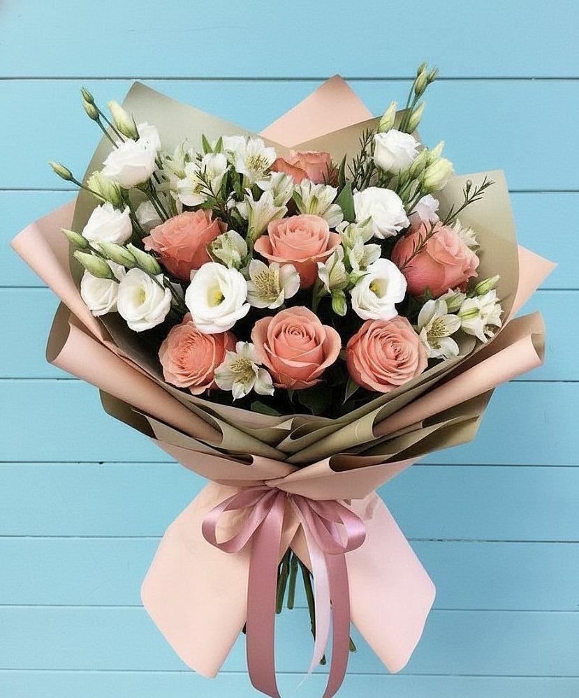 Букет цветов из: Розы, Альстромерии и Лизиантусы в Приютово