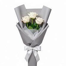 Букет 3 белые розы в Приютово