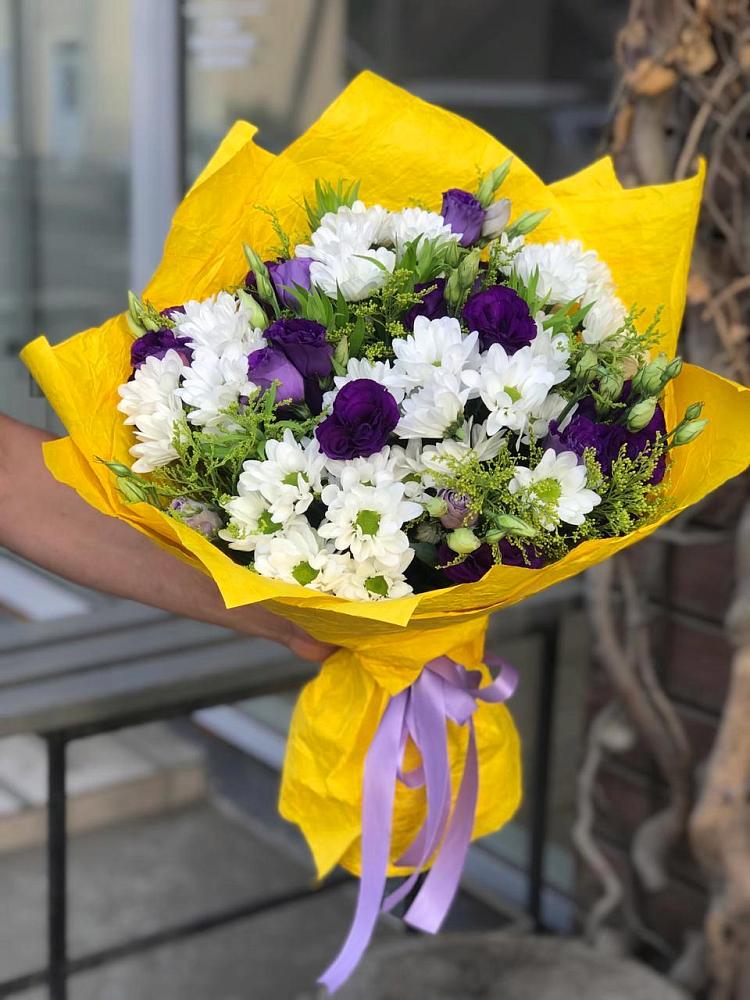 Букет цветов из: Ирисы, Хризантемы и Ромашки в Приютово