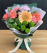 Букет цветов из:  Гвоздики, Розы, Герберы и Хризантемы #REPLACE_PRED# Приютово