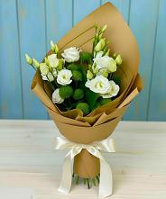 Букет цветов из:  Хризантемы и Лизиантусы в Приютово