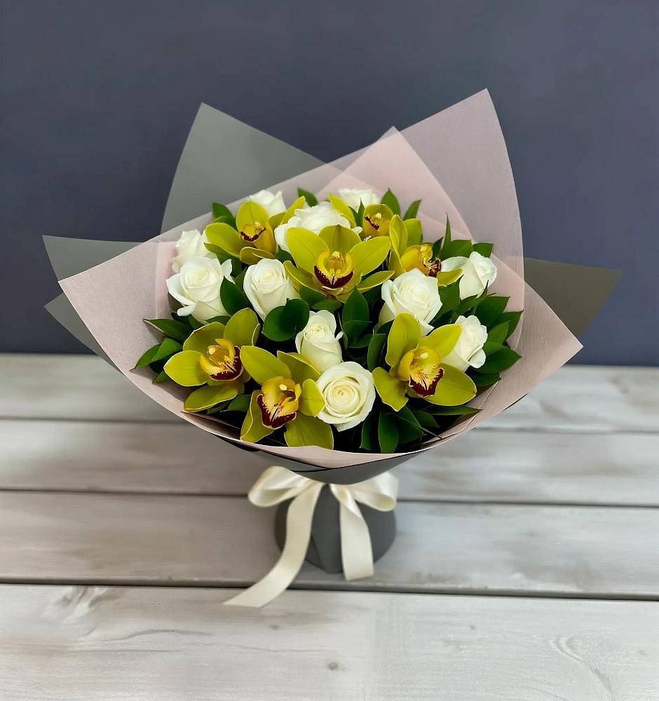 Букет цветов из: Орхидеи и Розы в Приютово