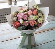 Букет цветов из:  Розы, Лизиантусы и Гвоздики в Приютово