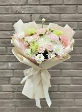 Букет цветов из:  Гвоздики, Розы, Лизиантусы и Хризантемы #REPLACE_PRED# Приютово