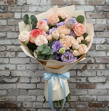 Букет цветов из:  Розы, Лизиантусы и Гвоздики в Приютово