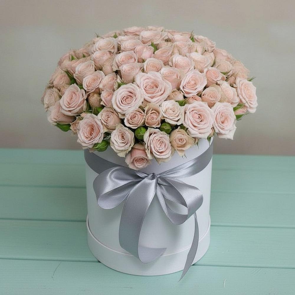 Цветочная композиция из Розы в шляпной коробке в Приютово